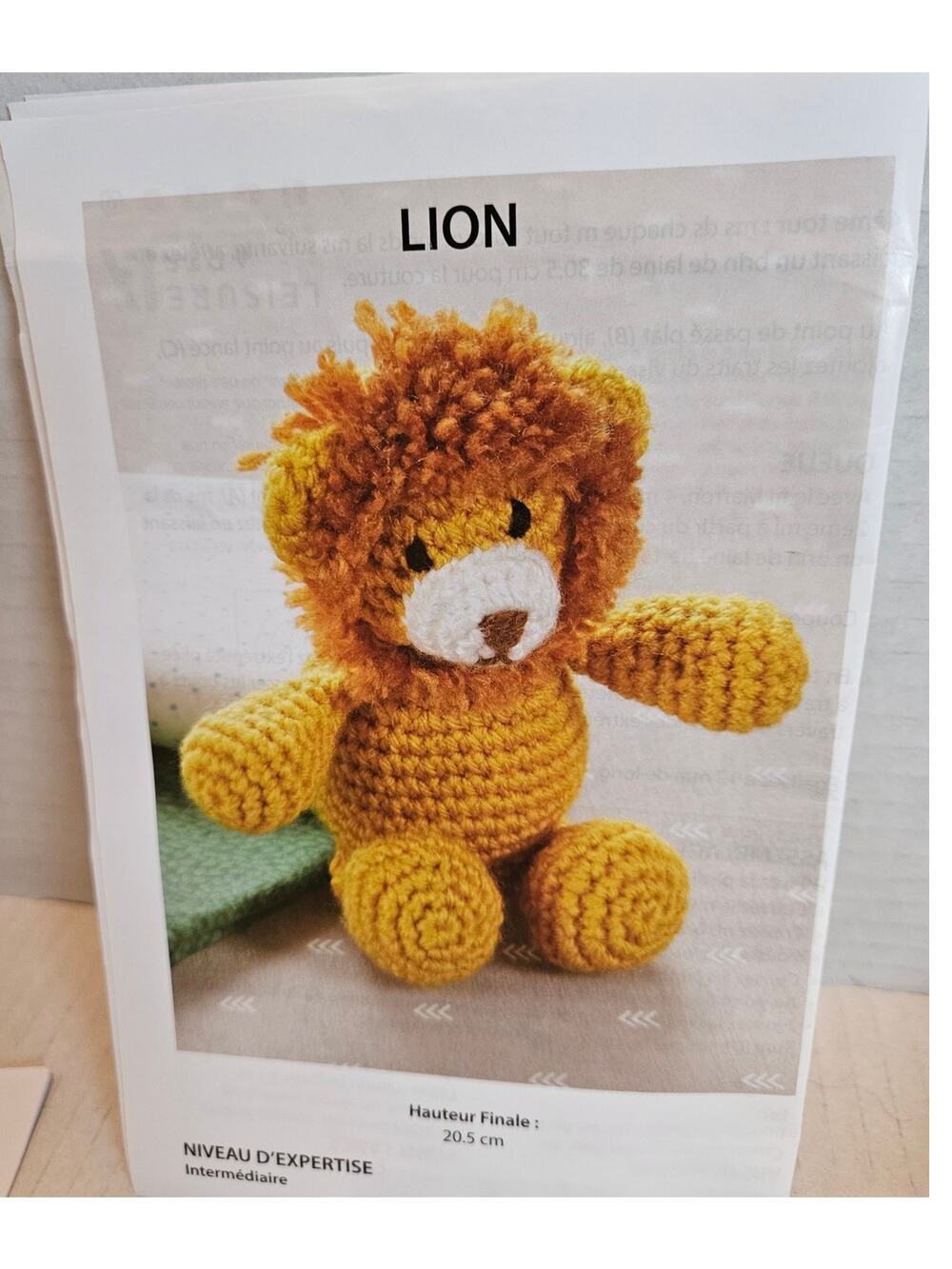 Little Crochet Friend Kit Small Lion Leisure Arts Finish 20.5 cm/8 inches 2021